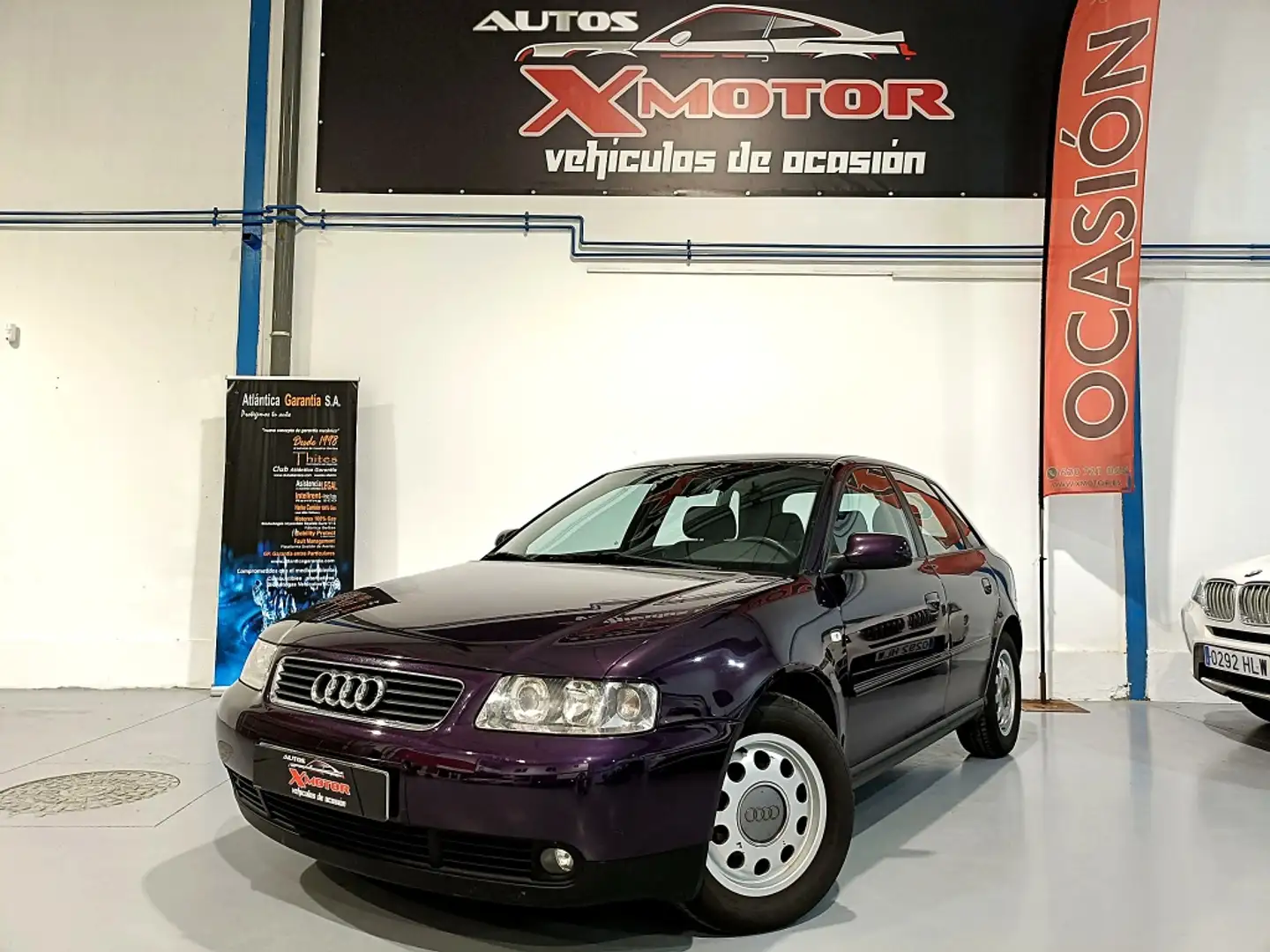 Audi A3 1.6 Ambition Burdeos - 1