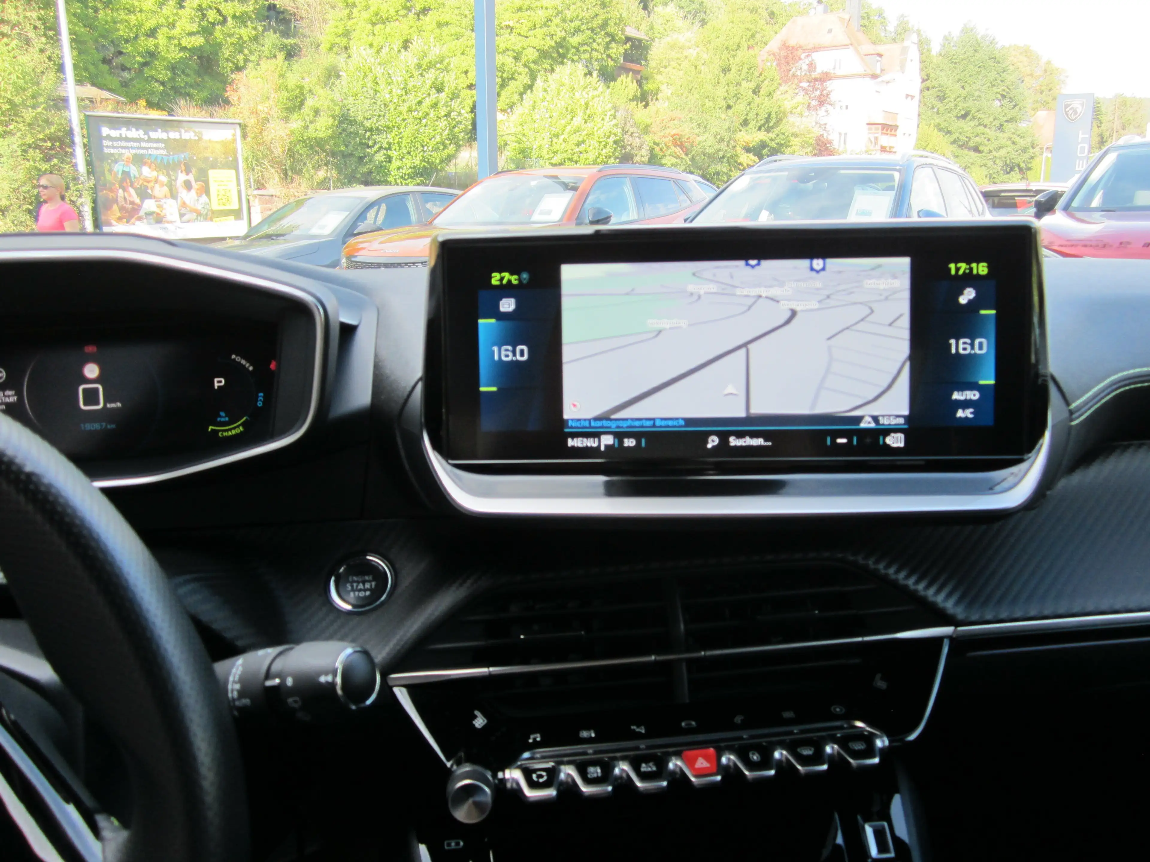 Peugeot e-2008 GT — photo 7