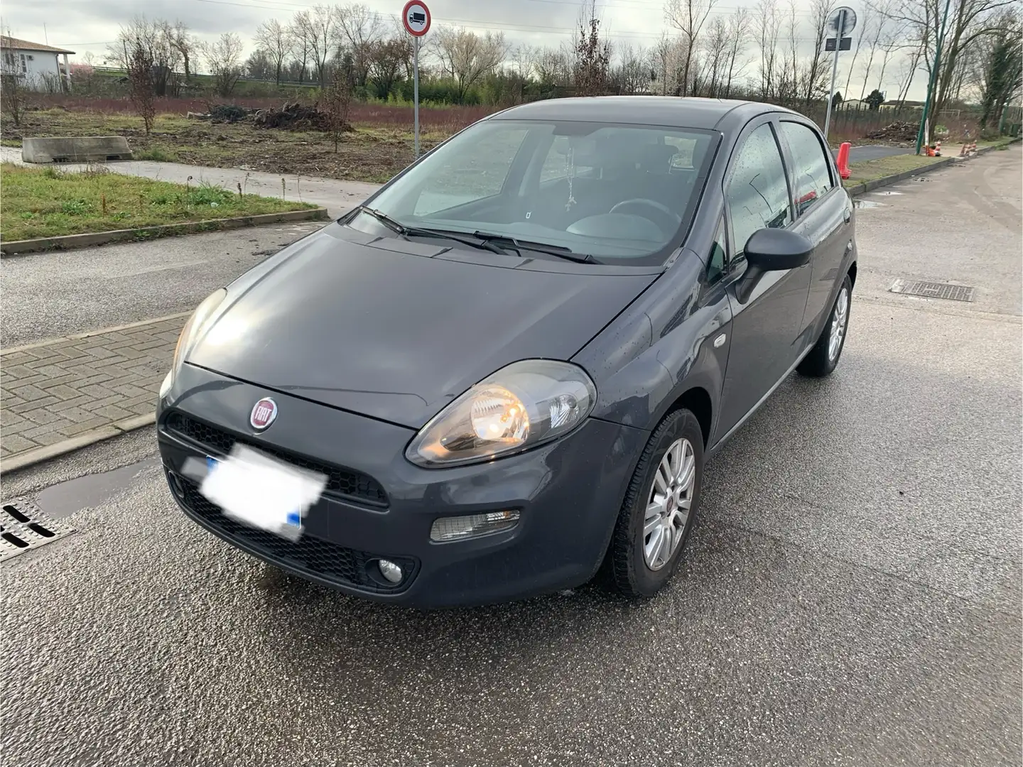 Fiat Punto 5p 1.2 Active Gpl Grijs - 1