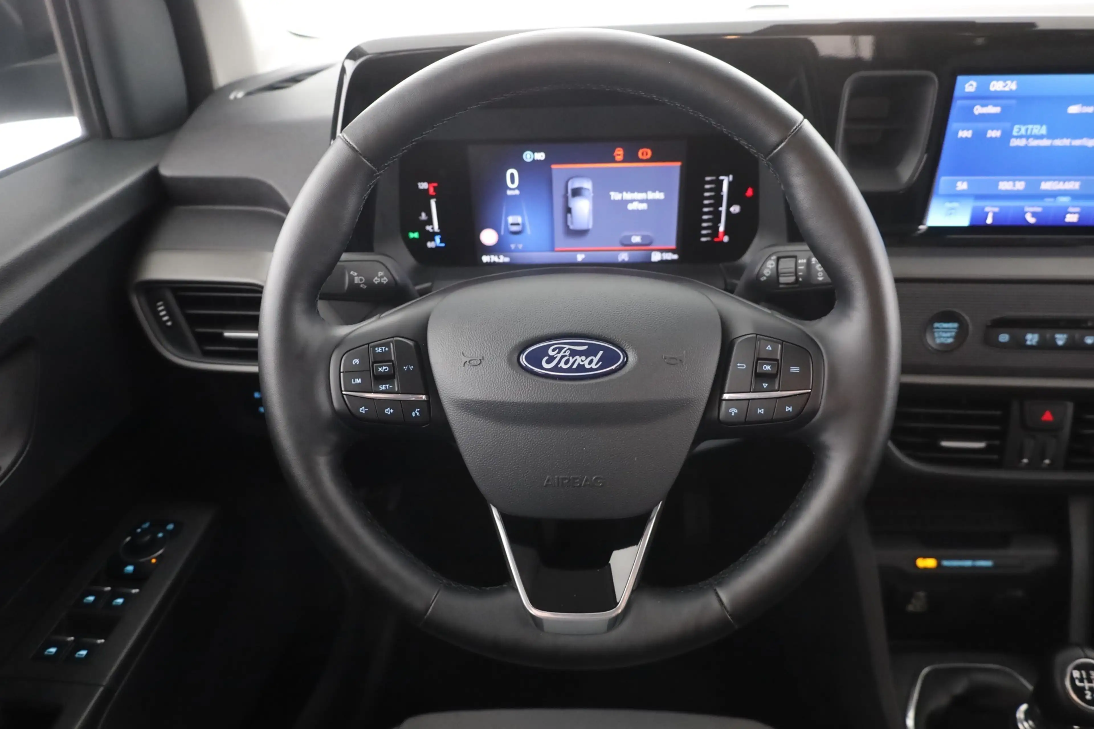 Ford Tourneo Courier Titanium 1.0 EB AHK Kamera — photo 15