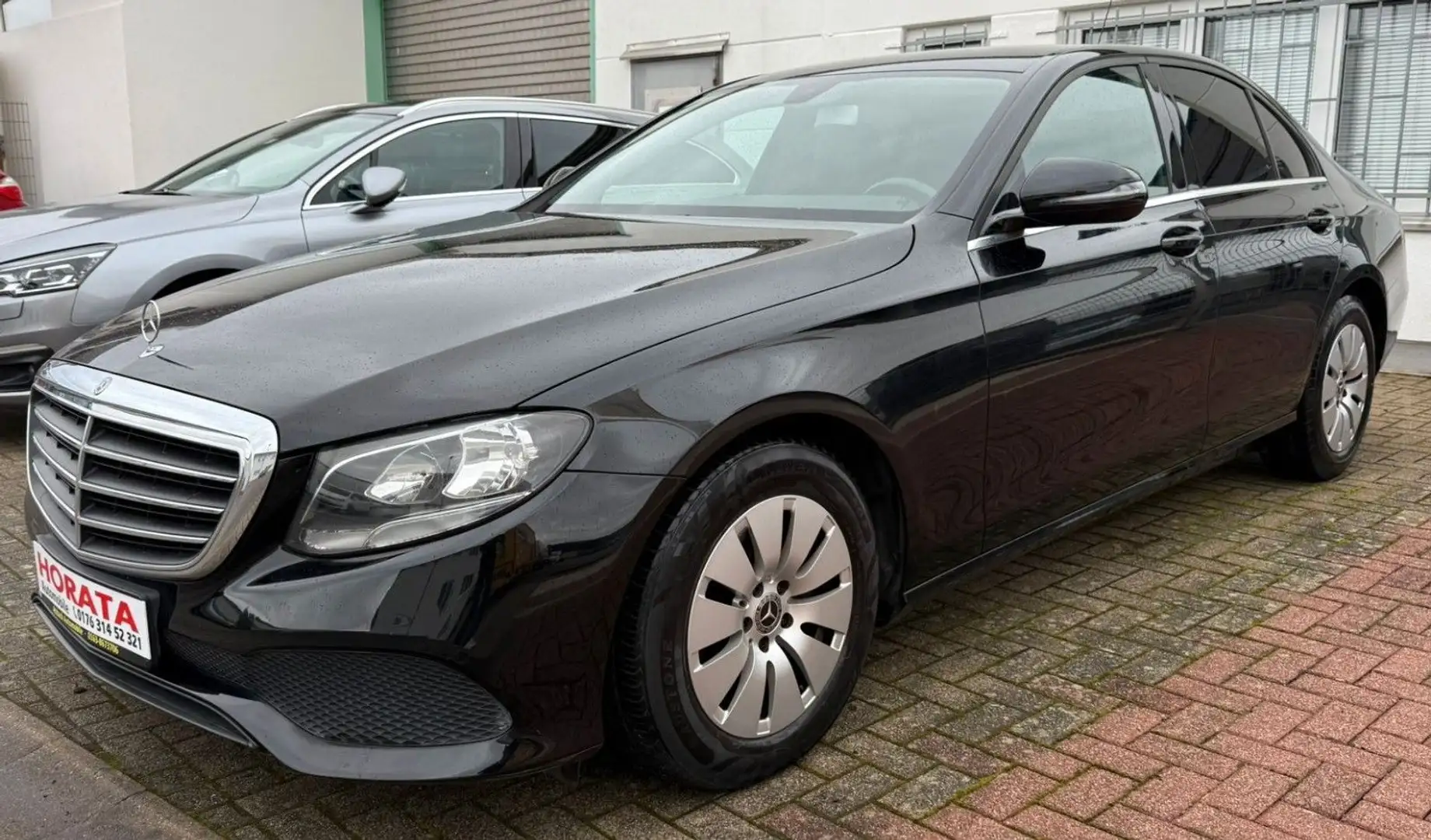 Mercedes-Benz E 200 d Limousine SHZ*LEDER* Negru - 2