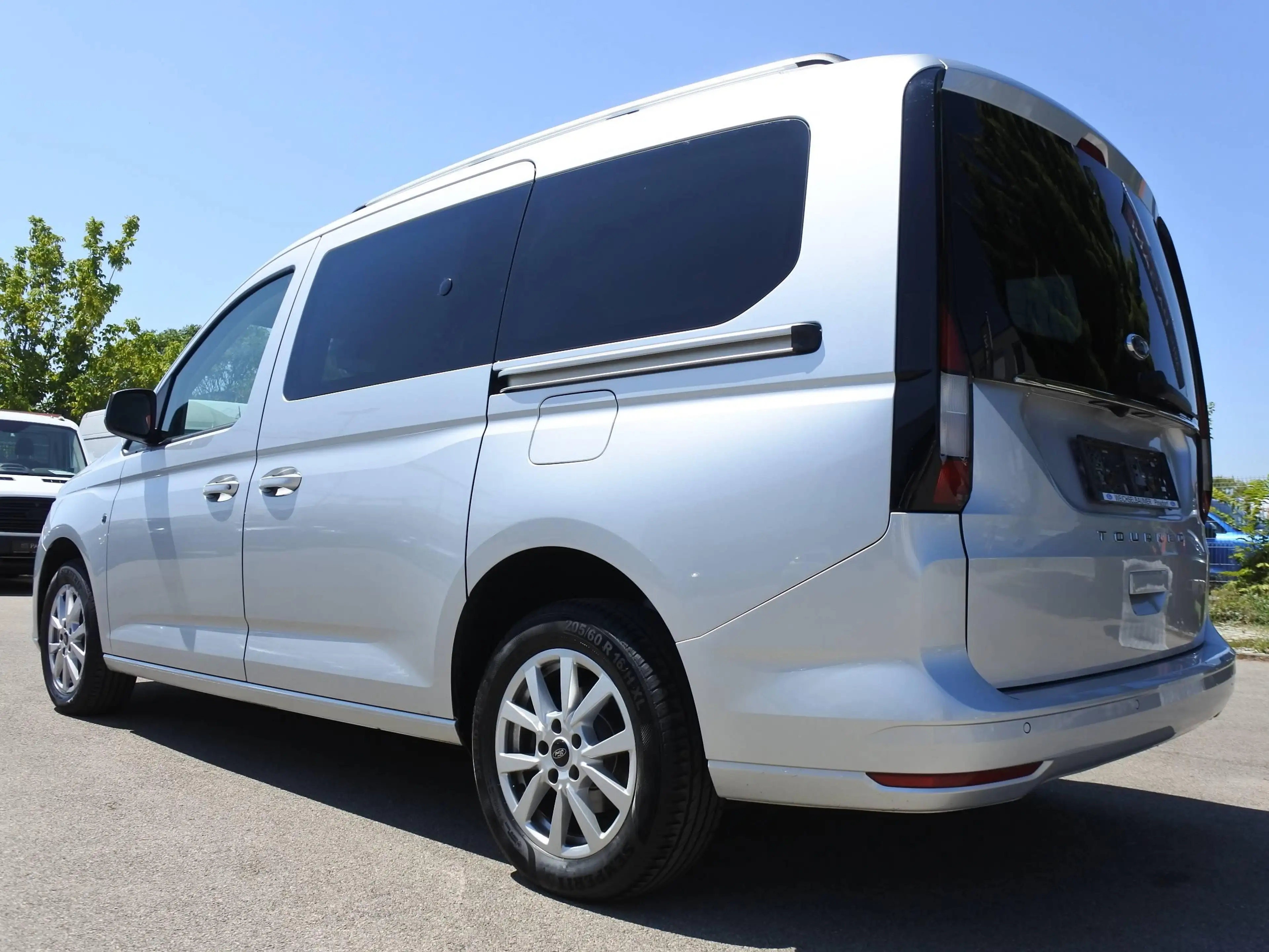 Ford Tourneo Connect Tourneo Connect 2,0 EcoBlue XL Titanium — photo 9