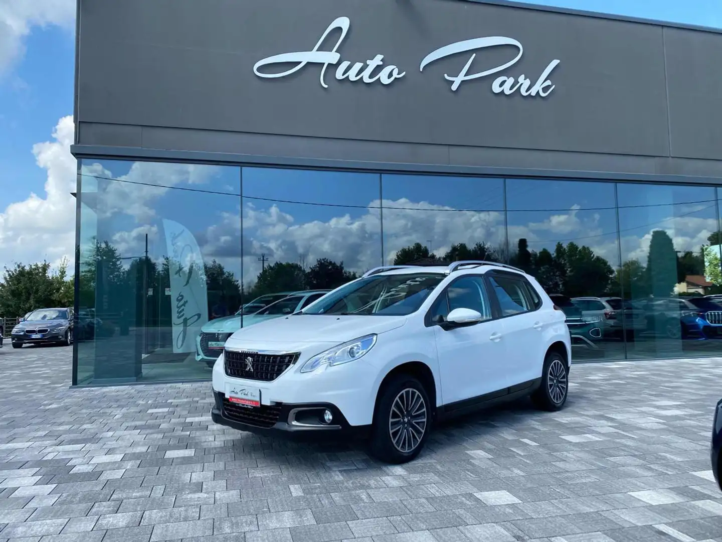 Peugeot 2008 1° serie BlueHDi 75 Active Bianco - 1