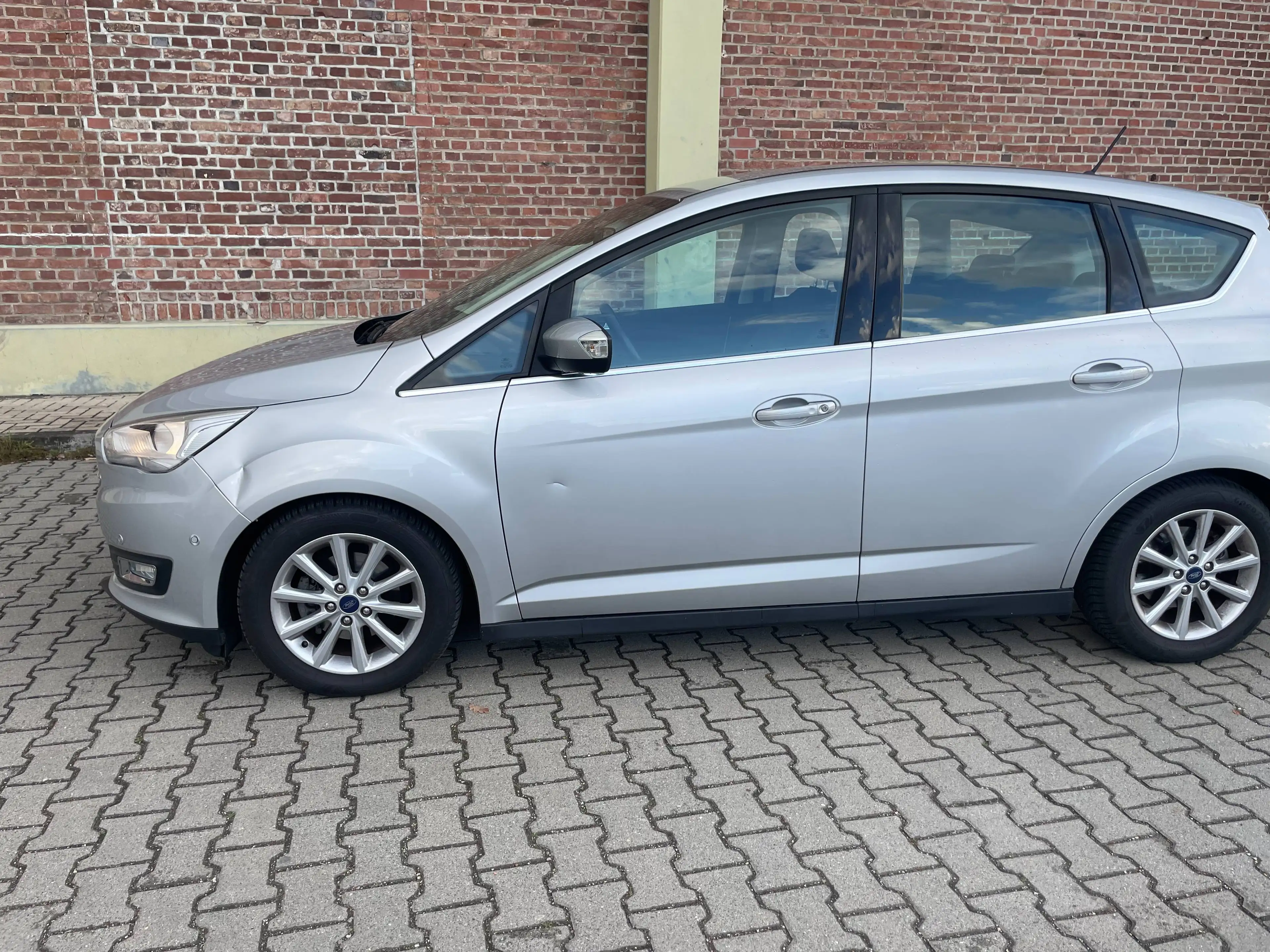Ford C-Max Titanium NAVI, PDC — photo 3