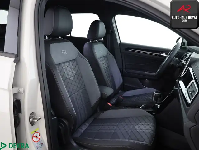 Volkswagen T-Roc view 11