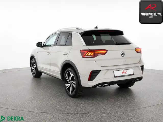 Volkswagen T-Roc view 3
