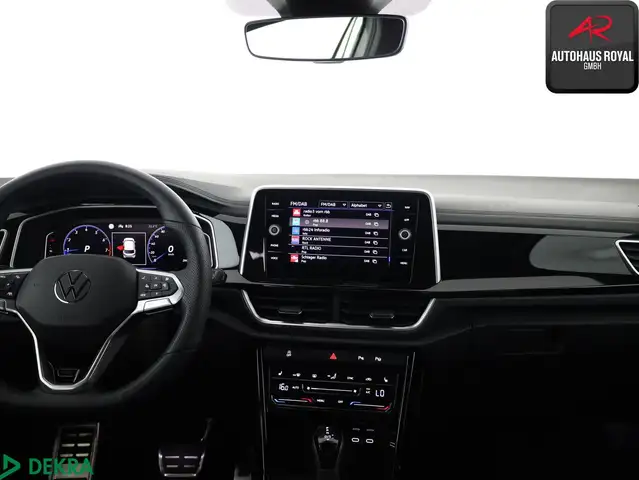 Volkswagen T-Roc view 9
