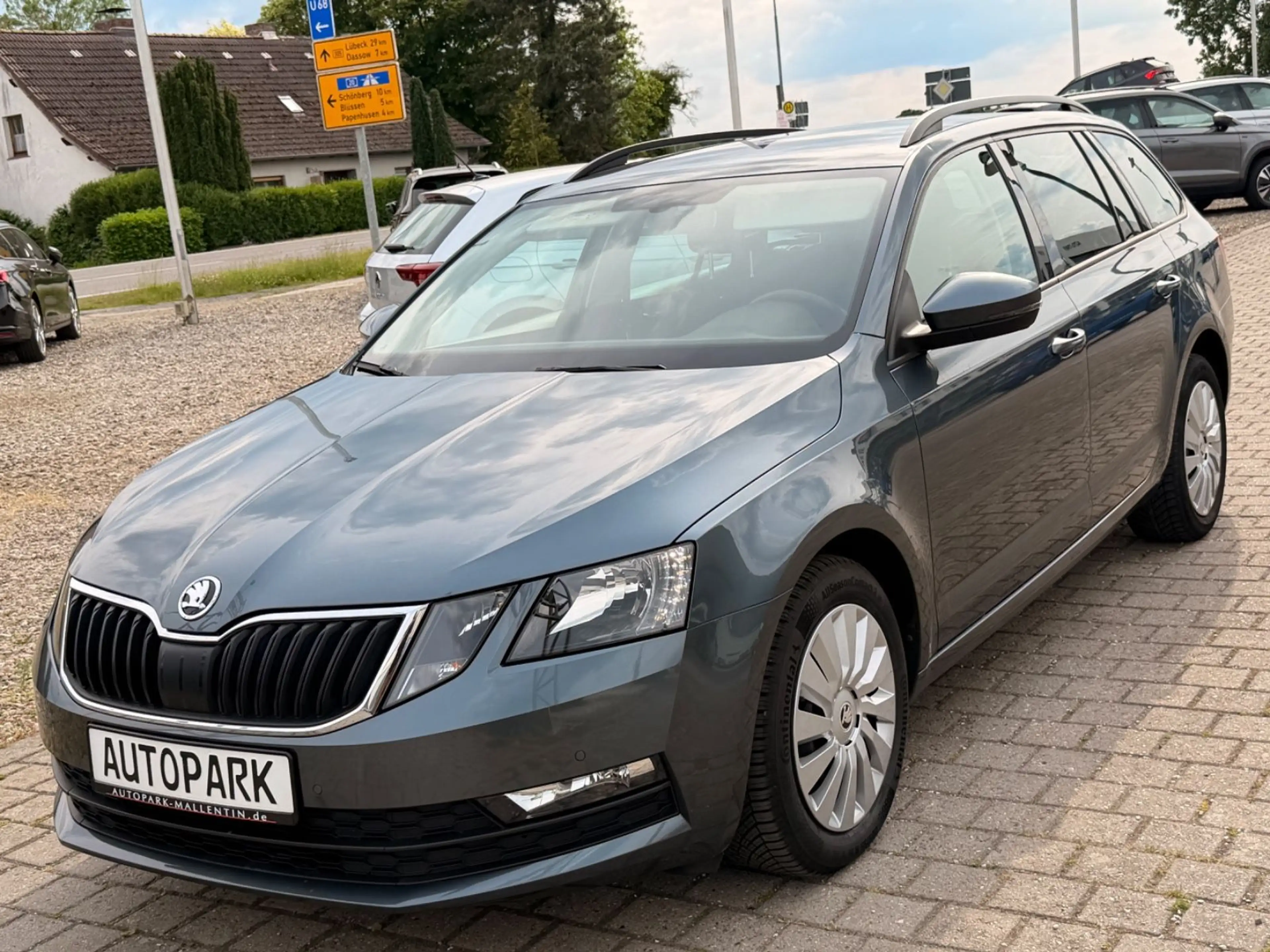 Skoda Octavia Combi Ambition *1.HAND*NAVI*DAB* — photo 3
