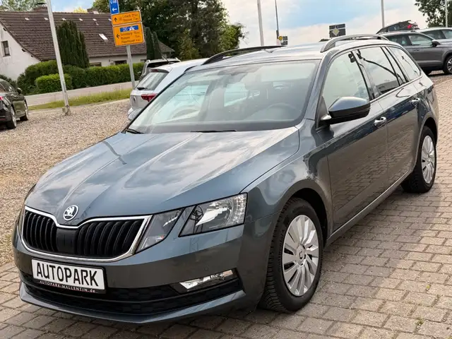 Skoda Octavia view 3