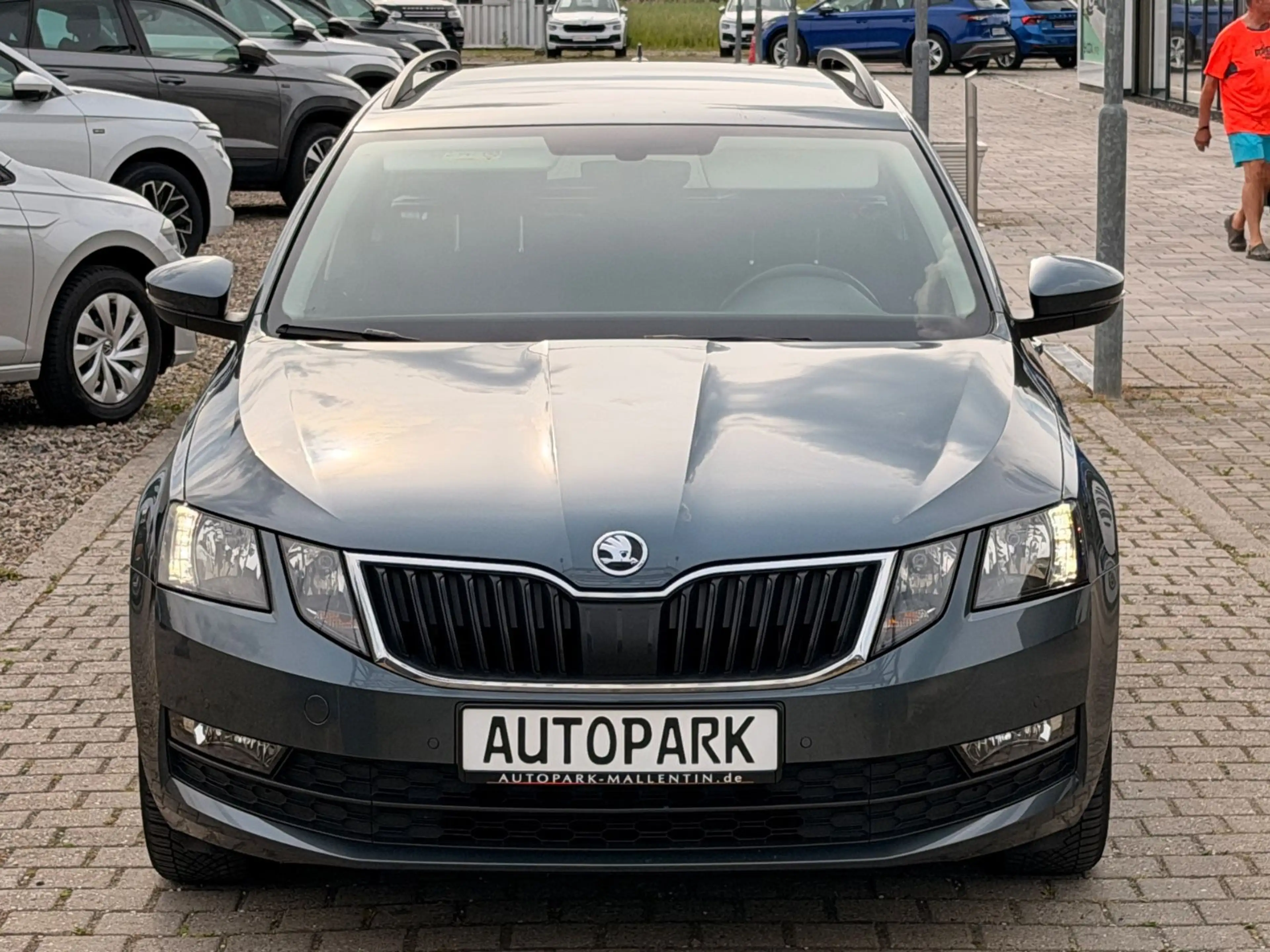 Skoda Octavia Combi Ambition *1.HAND*NAVI*DAB* — photo 2