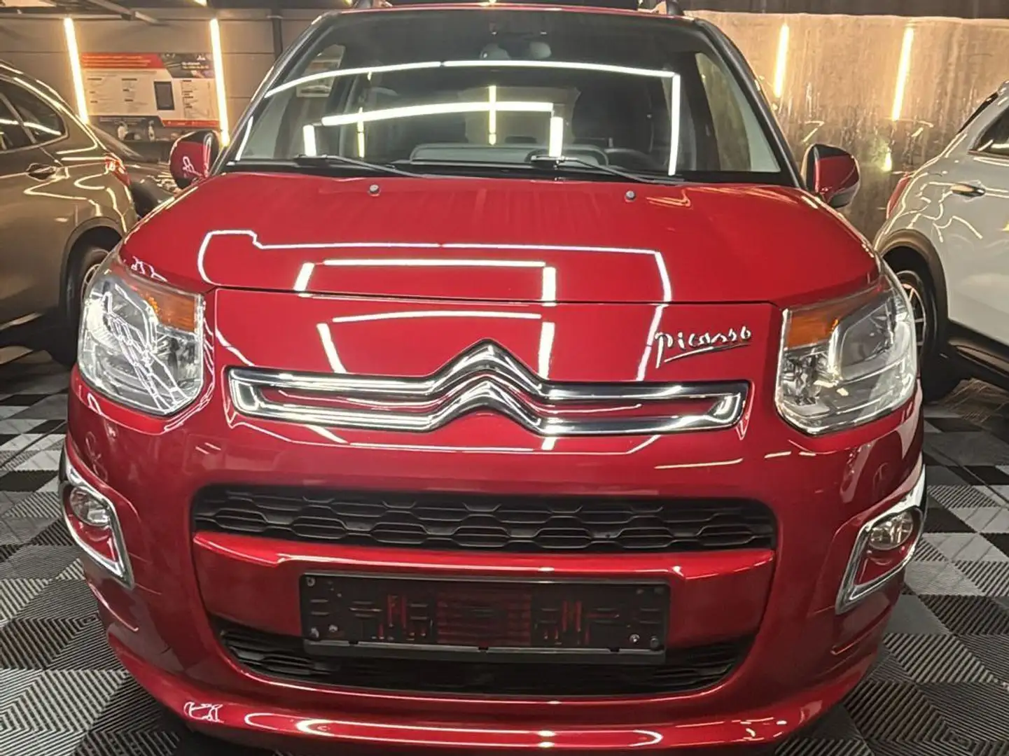 Citroen C3 Picasso 1.2i PureTech 110pk 64000km GEKEURD bj. 2015 Euro6 Rood - 2