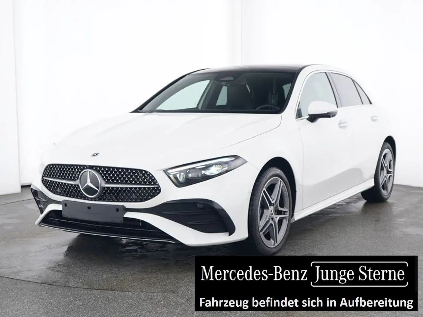 Mercedes-Benz A 250 e AMG Line Premium Plus Weiß - 1