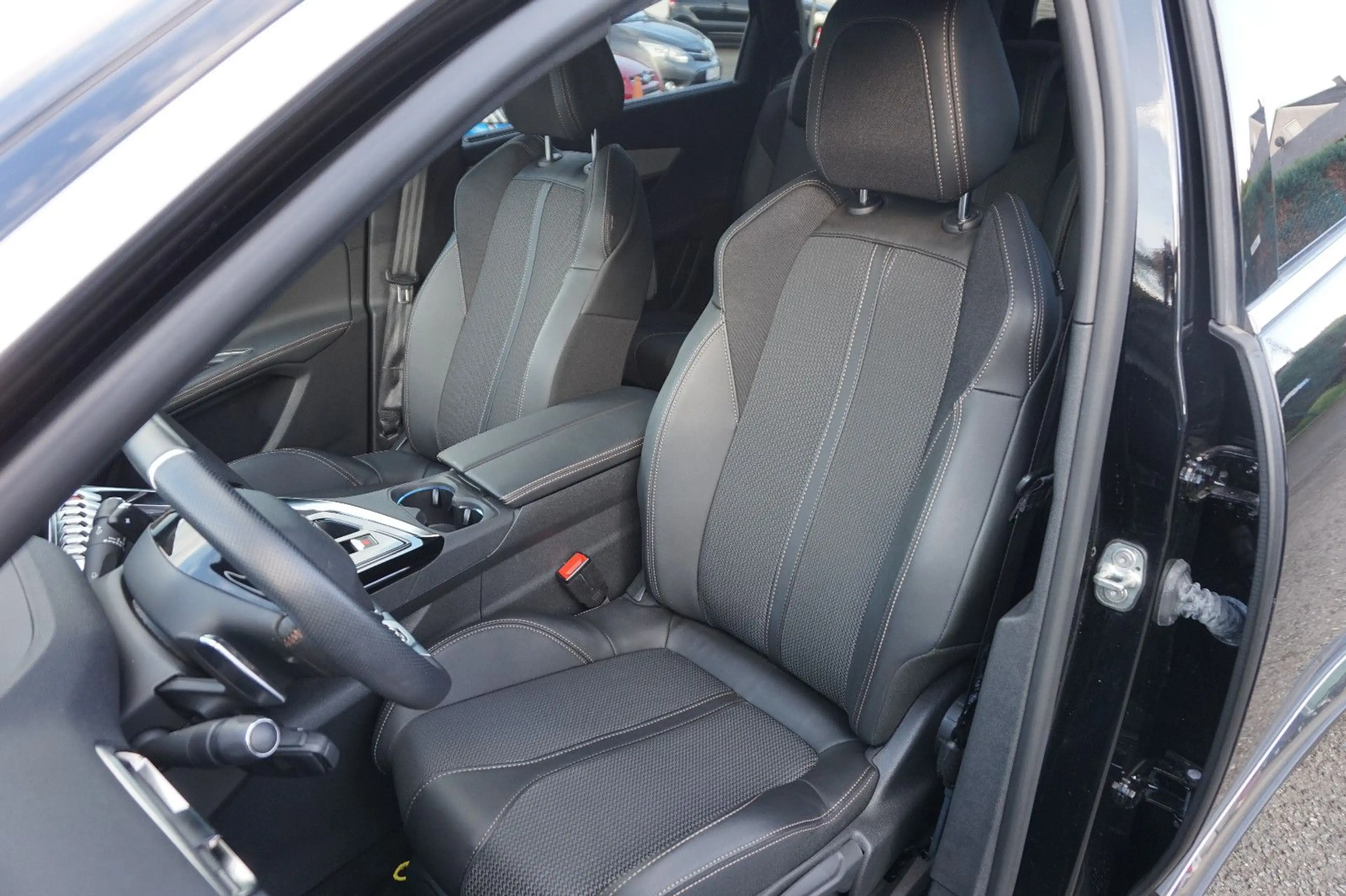 Peugeot 5008 GT Hdi 130 Automat. 7 Sitzer; El.Heckklappe — photo 10