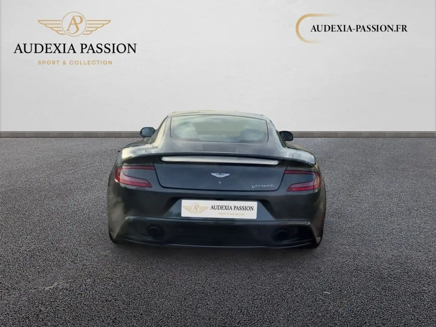 Aston Martin Vanquish Coupé V12 576 ch Touchtronic 3 A Grau - 2
