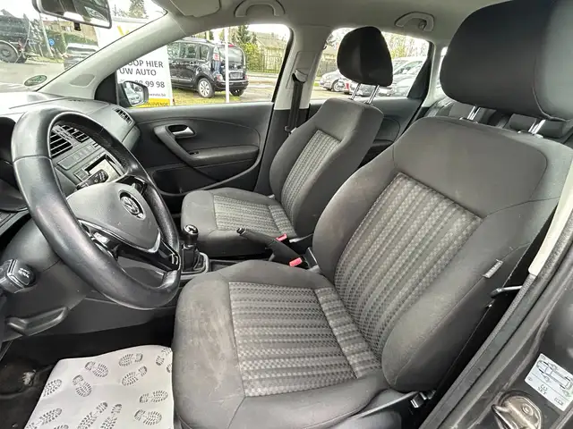 Volkswagen Polo view 9