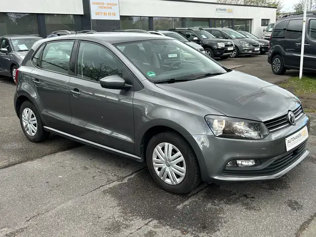 Volkswagen Polo view 2