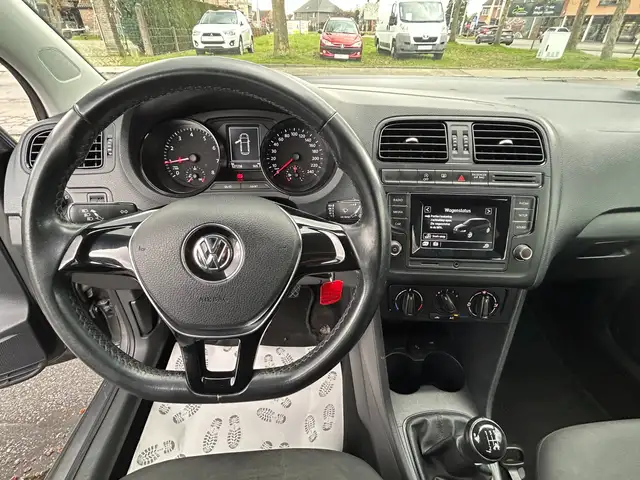 Volkswagen Polo view 11