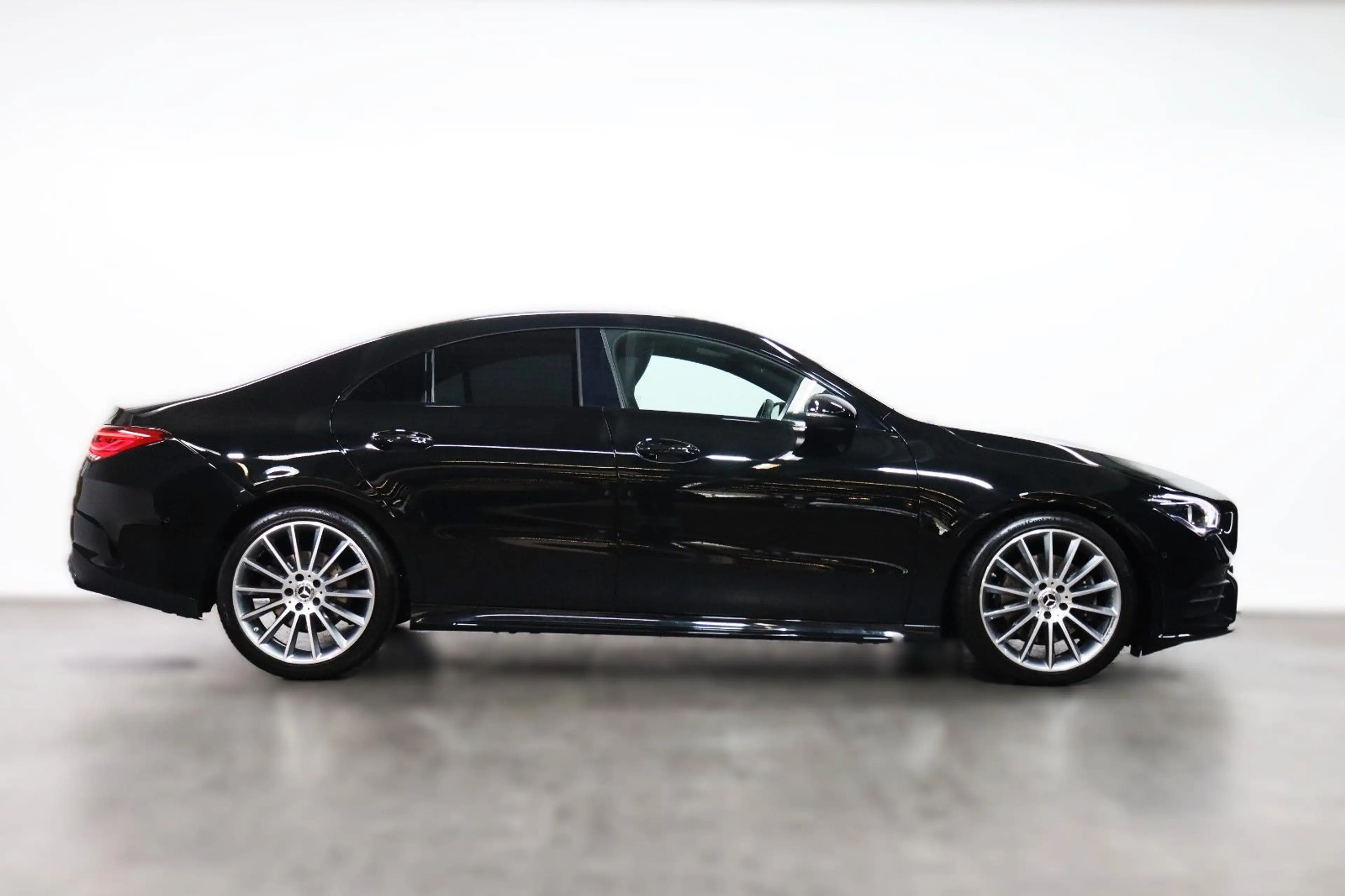 Mercedes-Benz CLA 200 AMG*LEDER*MBUX*KAMERA*LED*TOTWINKEL*AMBI — photo 11