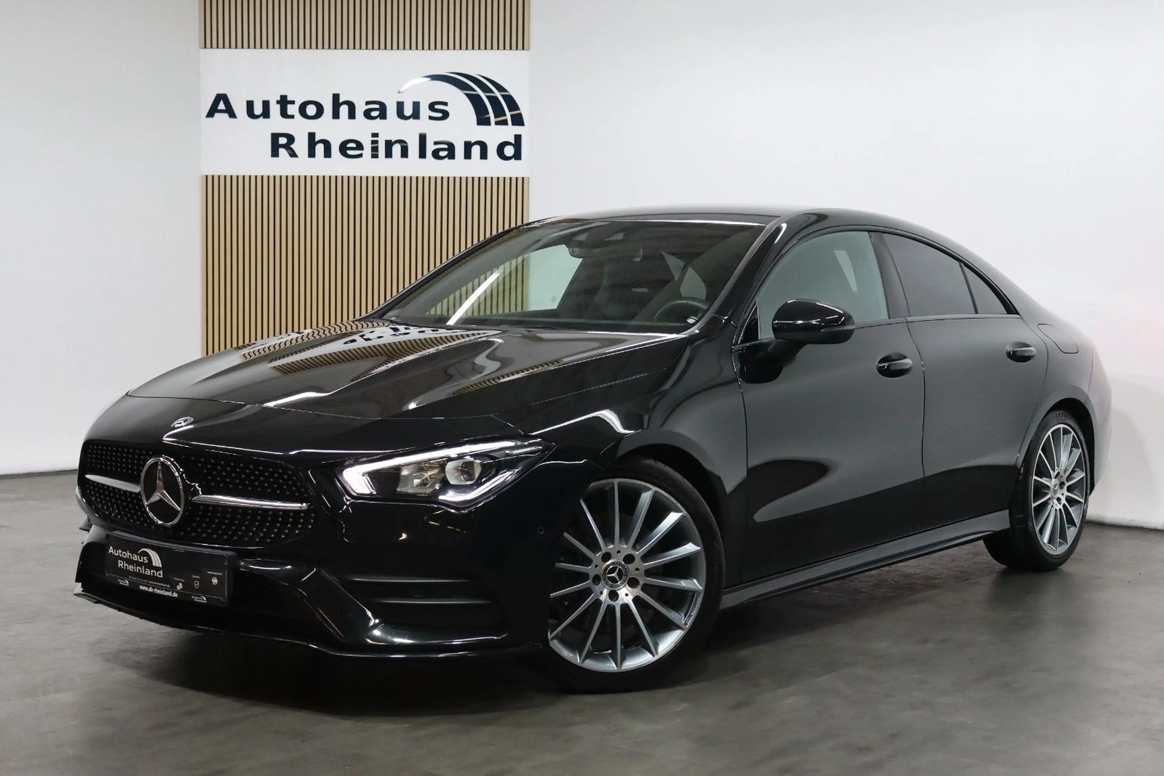 Mercedes-Benz CLA 200 AMG*LEDER*MBUX*KAMERA*LED*TOTWINKEL*AMBI