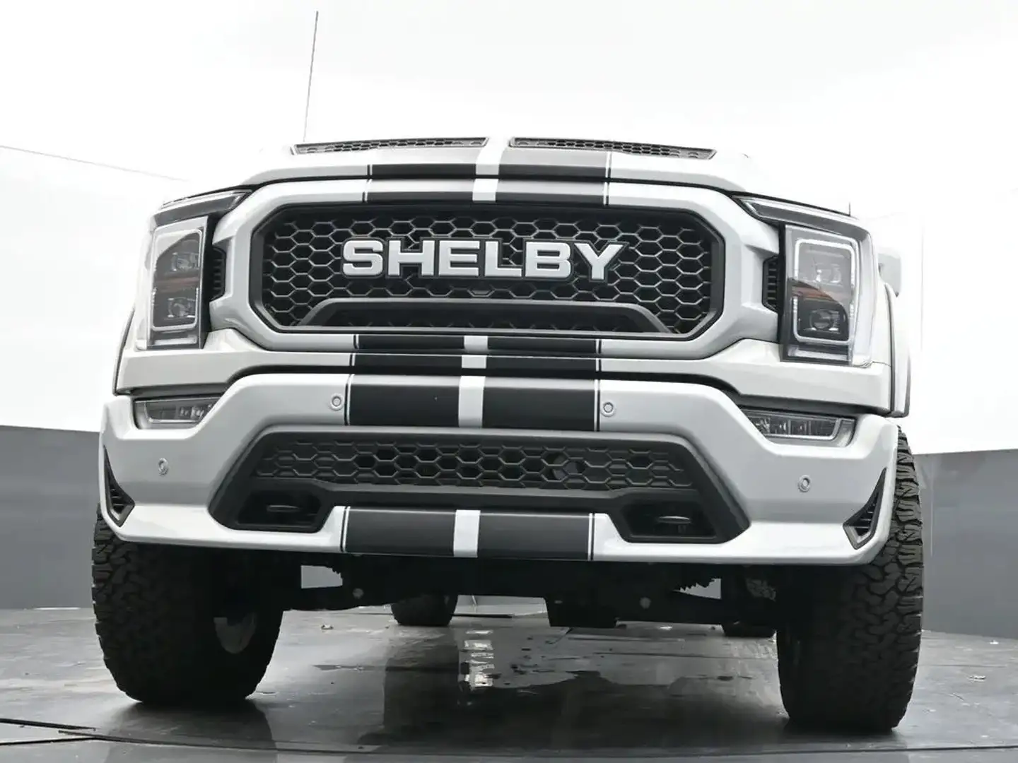Ford F 150 Shelby Supercharged Сірий - 2