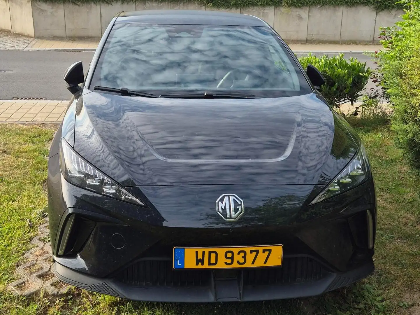 MG MG4 4 Luxury 64 kWh Noir - 1