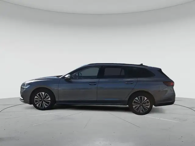 Skoda Superb view 6