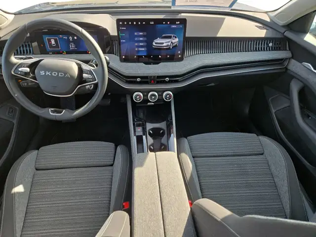 Skoda Superb view 8