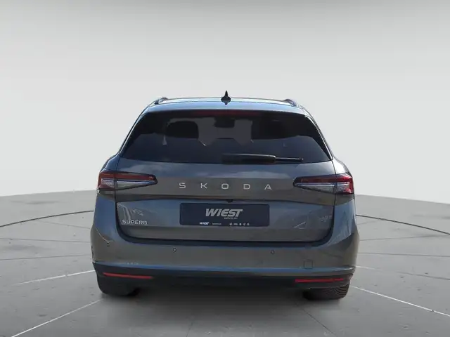 Skoda Superb view 7