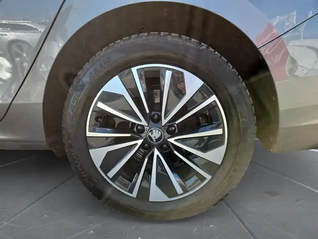 Skoda Superb view 15