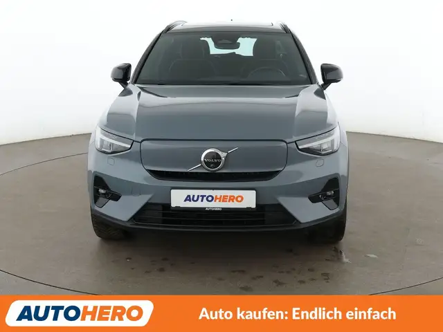 Volvo XC40 view 9