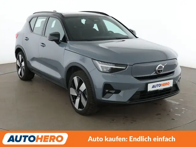 Volvo XC40 view 8