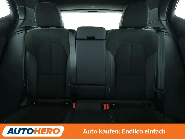 Volvo XC40 view 15