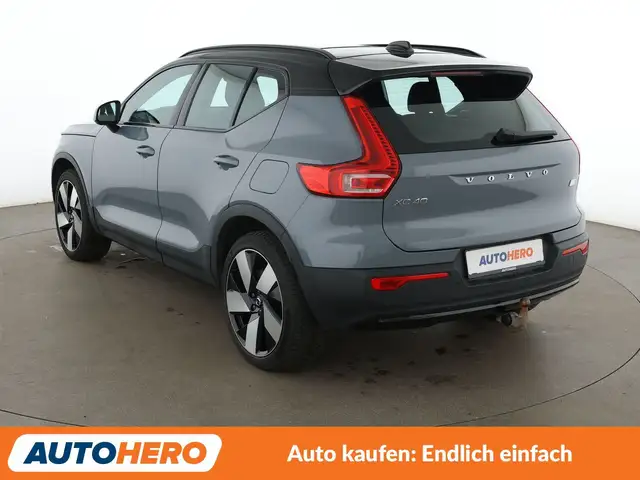 Volvo XC40 view 4