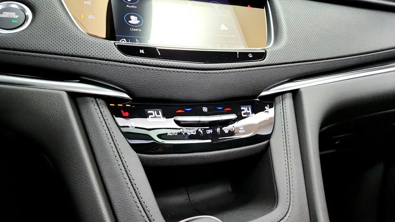 Cadillac XT5 снимка Cadillac XT5