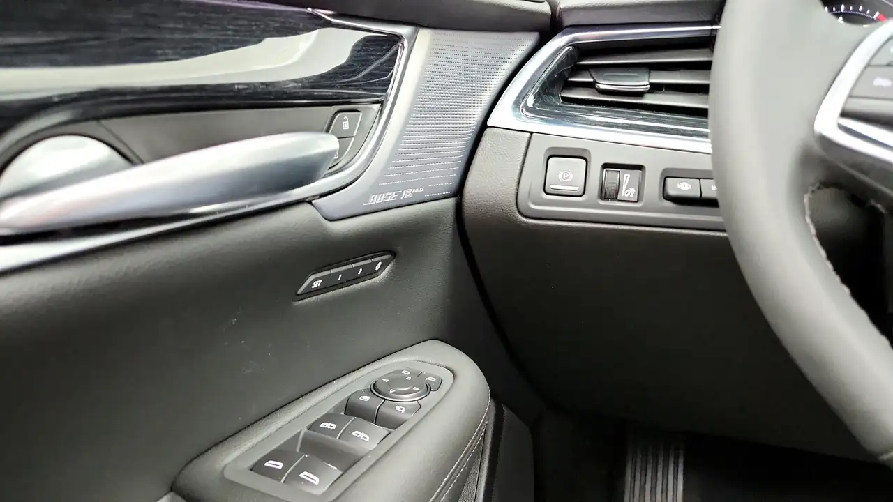 Cadillac XT5 снимка Cadillac XT5