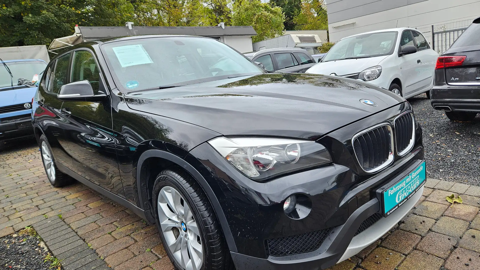 BMW X1 16 d sDrive Schwarz - 2
