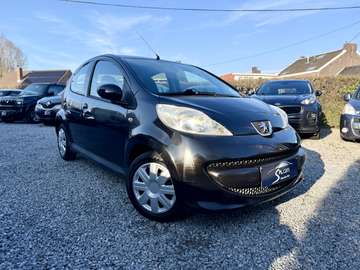 107 1.0i 12v Trendy 2Tronic *** AIRCO ***