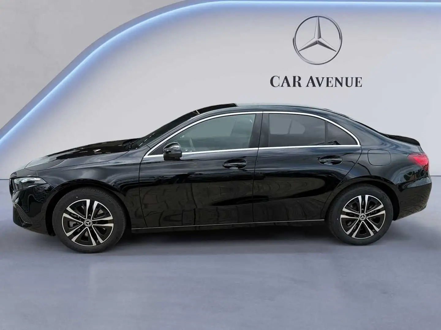 Mercedes-Benz A 250 e Berline Progressive Schwarz - 2