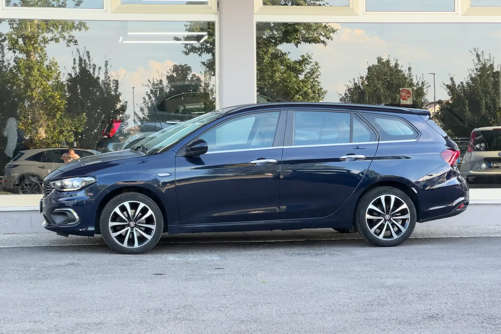 Fiat Tipo Tipo SW II 2016 SW 1.3 mjt Lounge s Bleu - 2