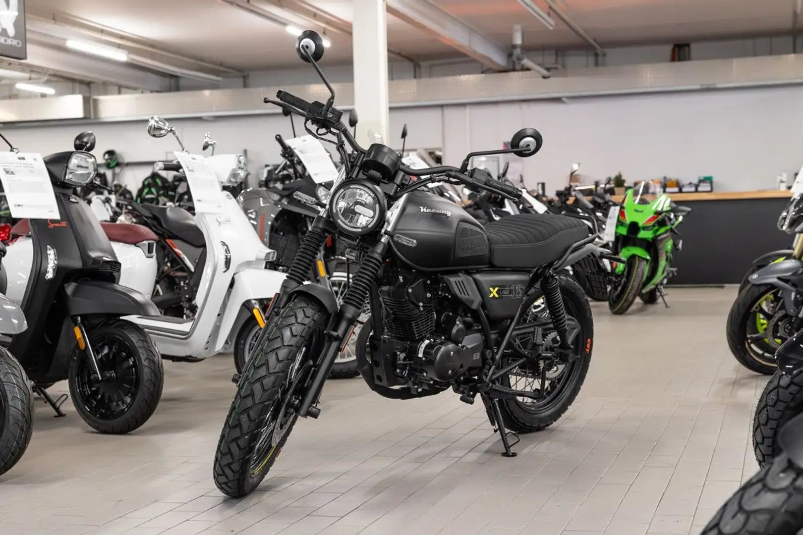 Keeway X-Light 125 ABS, sofort lieferbar, Lieferservice Black - 2