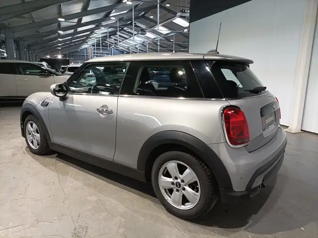 Mini Hatch view 4