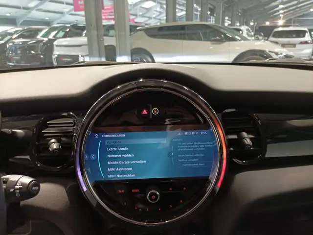 Mini Hatch view 11
