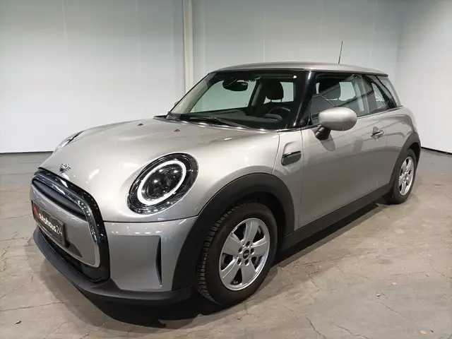 Mini Hatch view 3