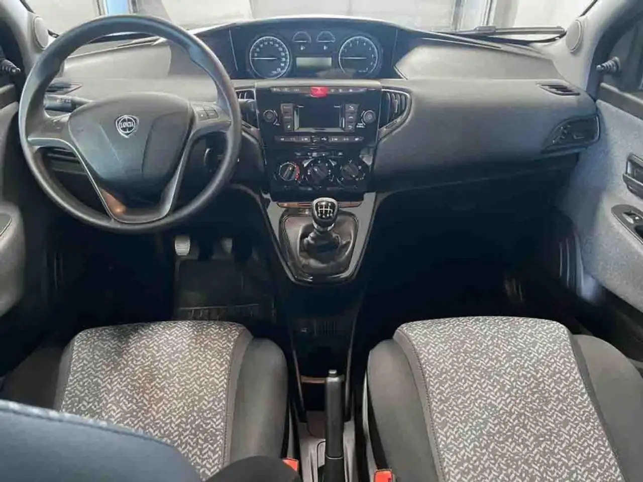 Lancia Ypsilon 2022 — фото 7