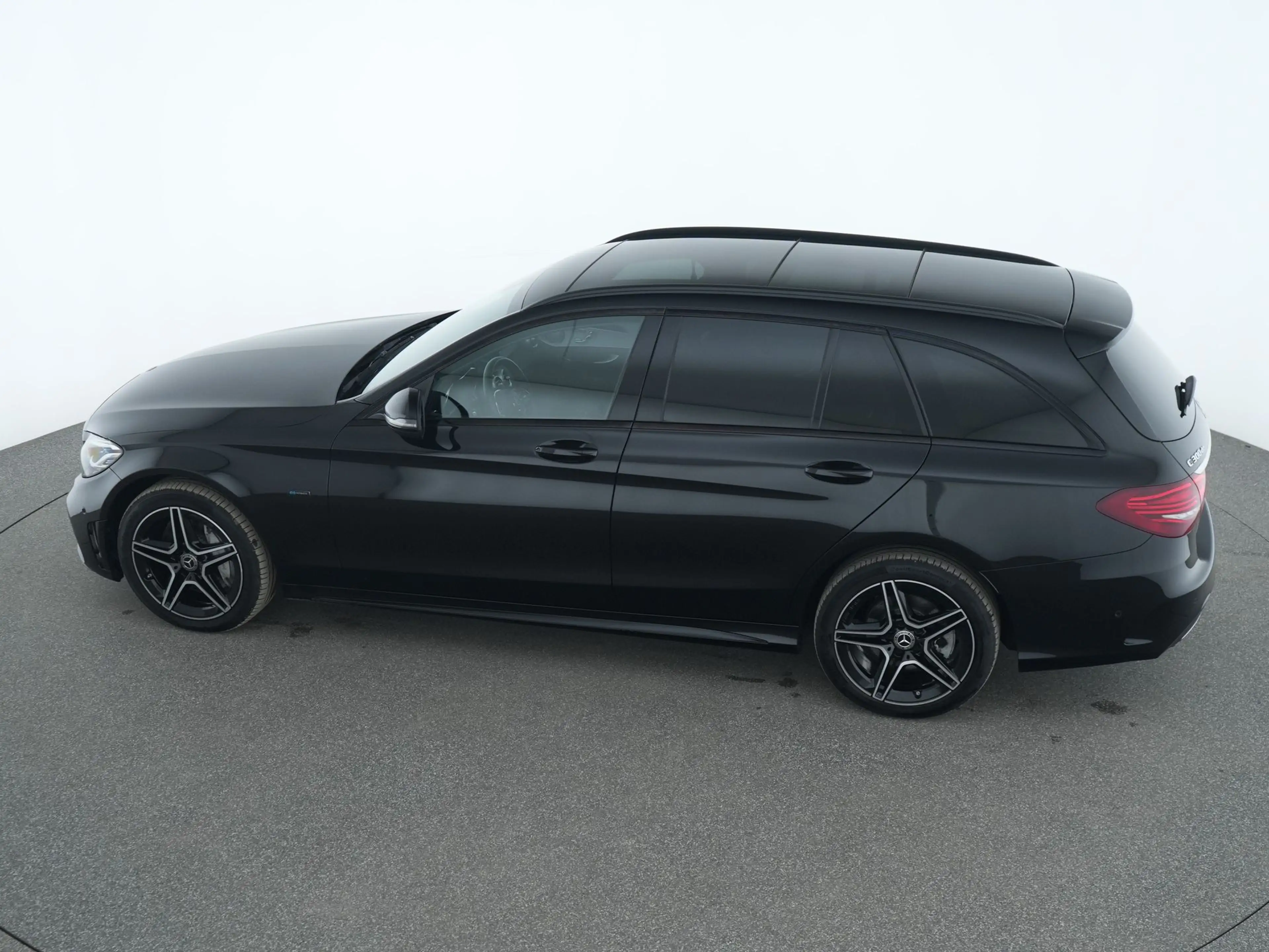 Mercedes-Benz C 300 de AMG Line Pano|LED|Kessy|Navi|Night-Paket — photo 10