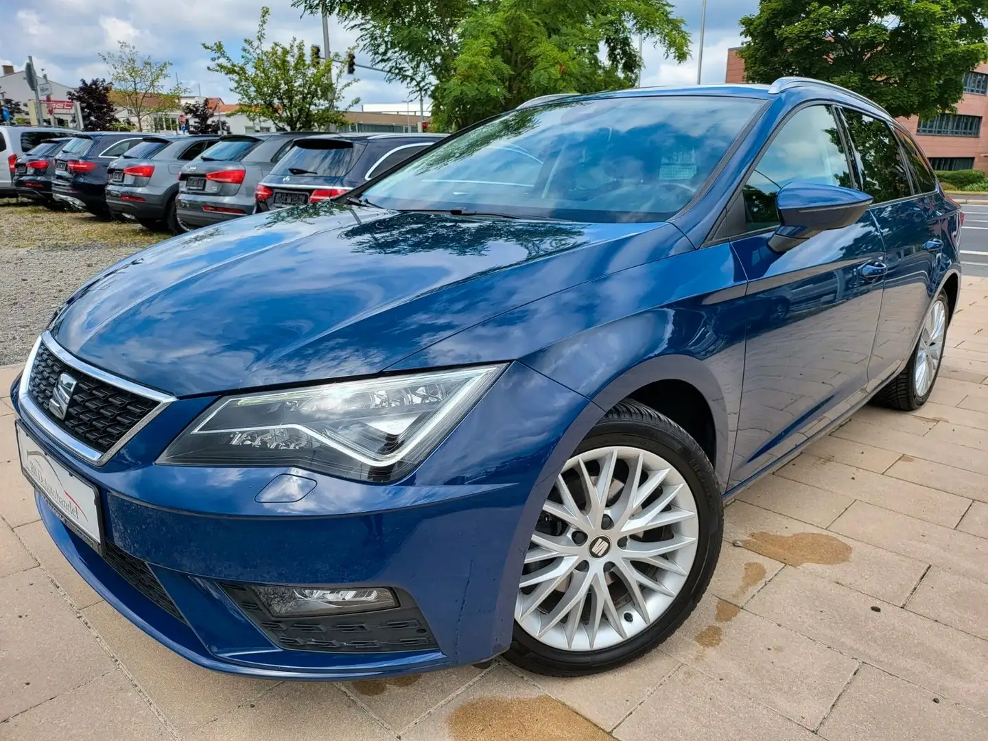 SEAT Leon ST Style NAVI/PANO/AHK/ACC Blau - 1