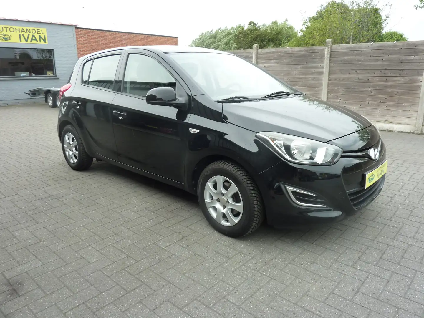 Hyundai i20 1.2i Zwart - 1