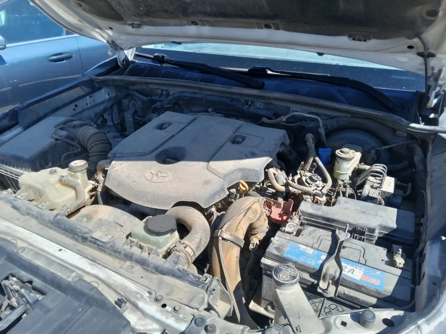 Toyota Hilux Cabina Doble GX Blanco - 2