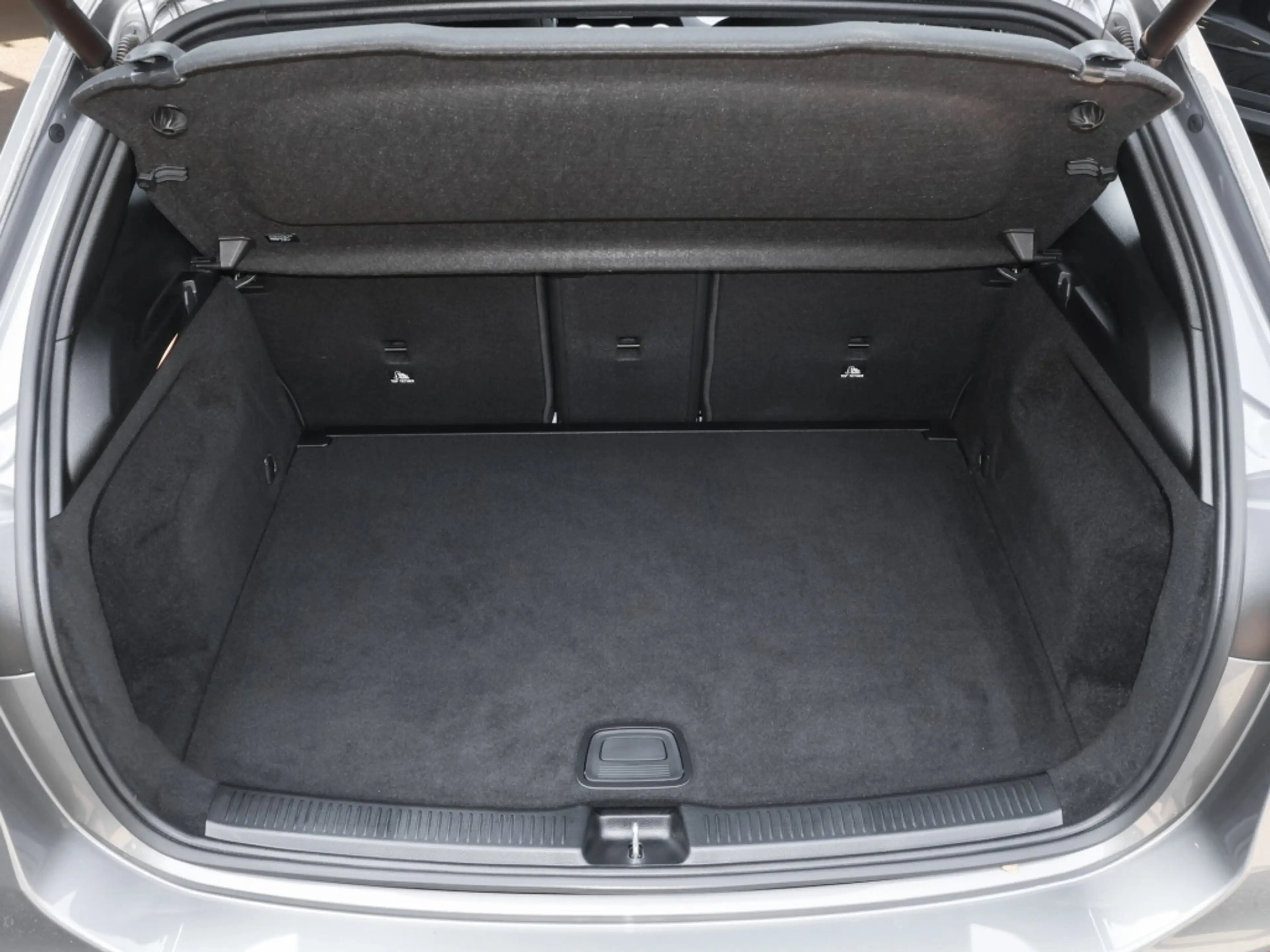 Mercedes-Benz B 200 4M Progressive/AHK/LED/Kamera/Tempomat/17" — photo 13