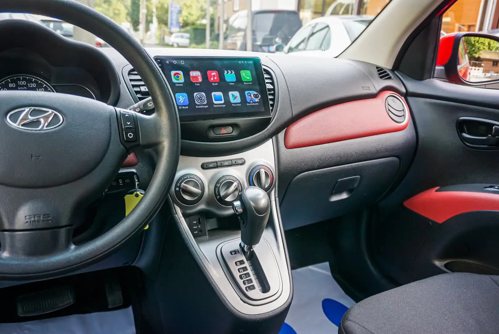 Hyundai i10 1.1 Automatik Apple Carplay Navi 37.000 Km Rouge - 2